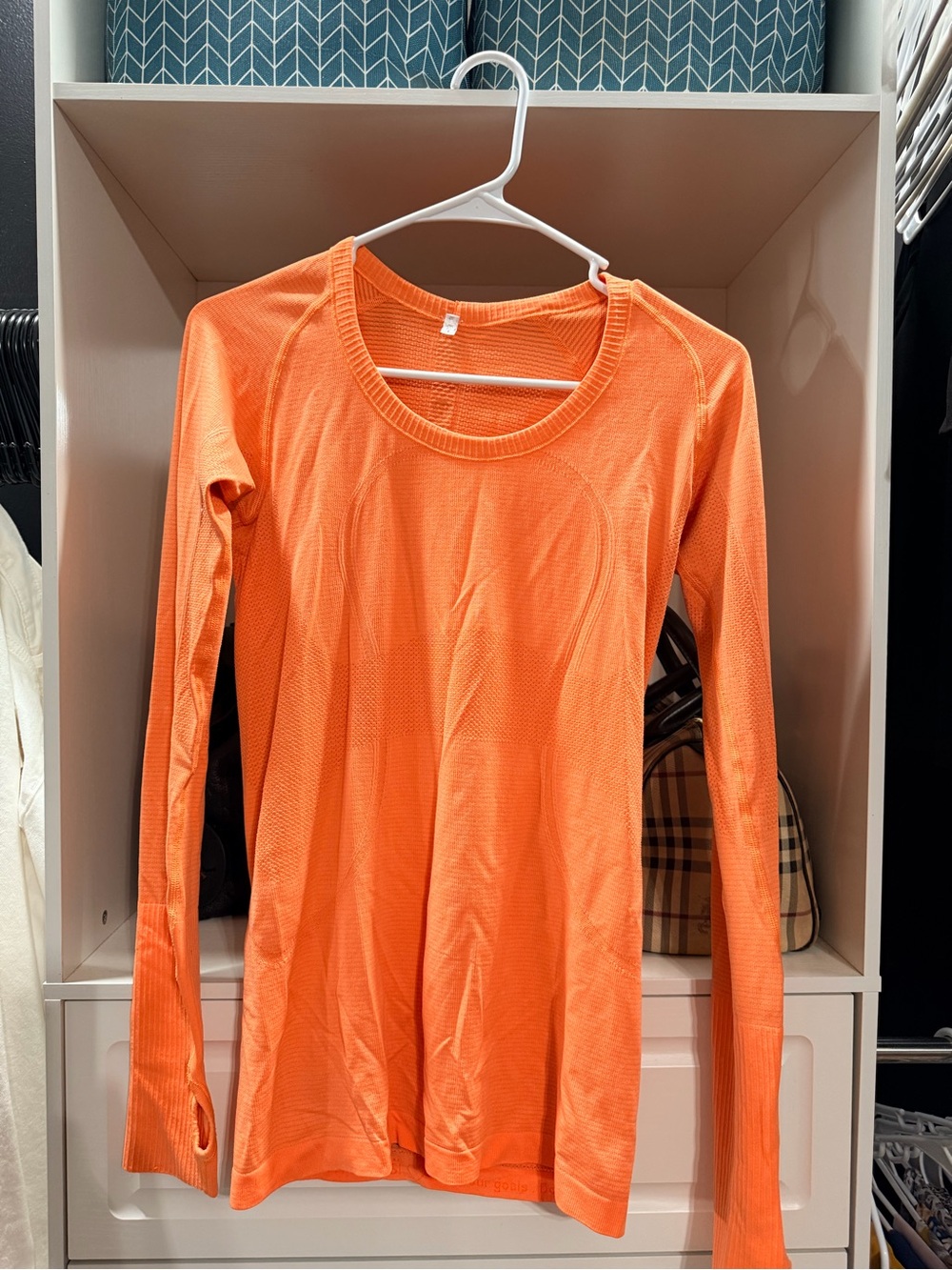 Lululemon Seamless Long Sleeve Running Top Size 6 Neon Orange Thumbholes